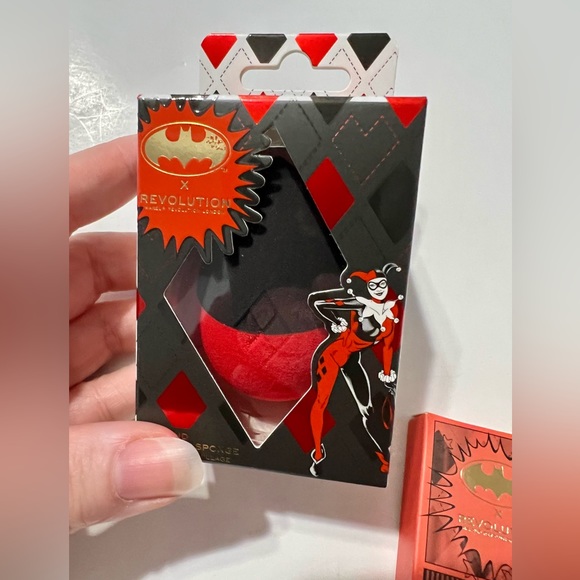 DC HQ Diamond Blending Sponge & DC ร Revolution HQ Heart Eyeshadow Palette!!! - Picture 5 of 15